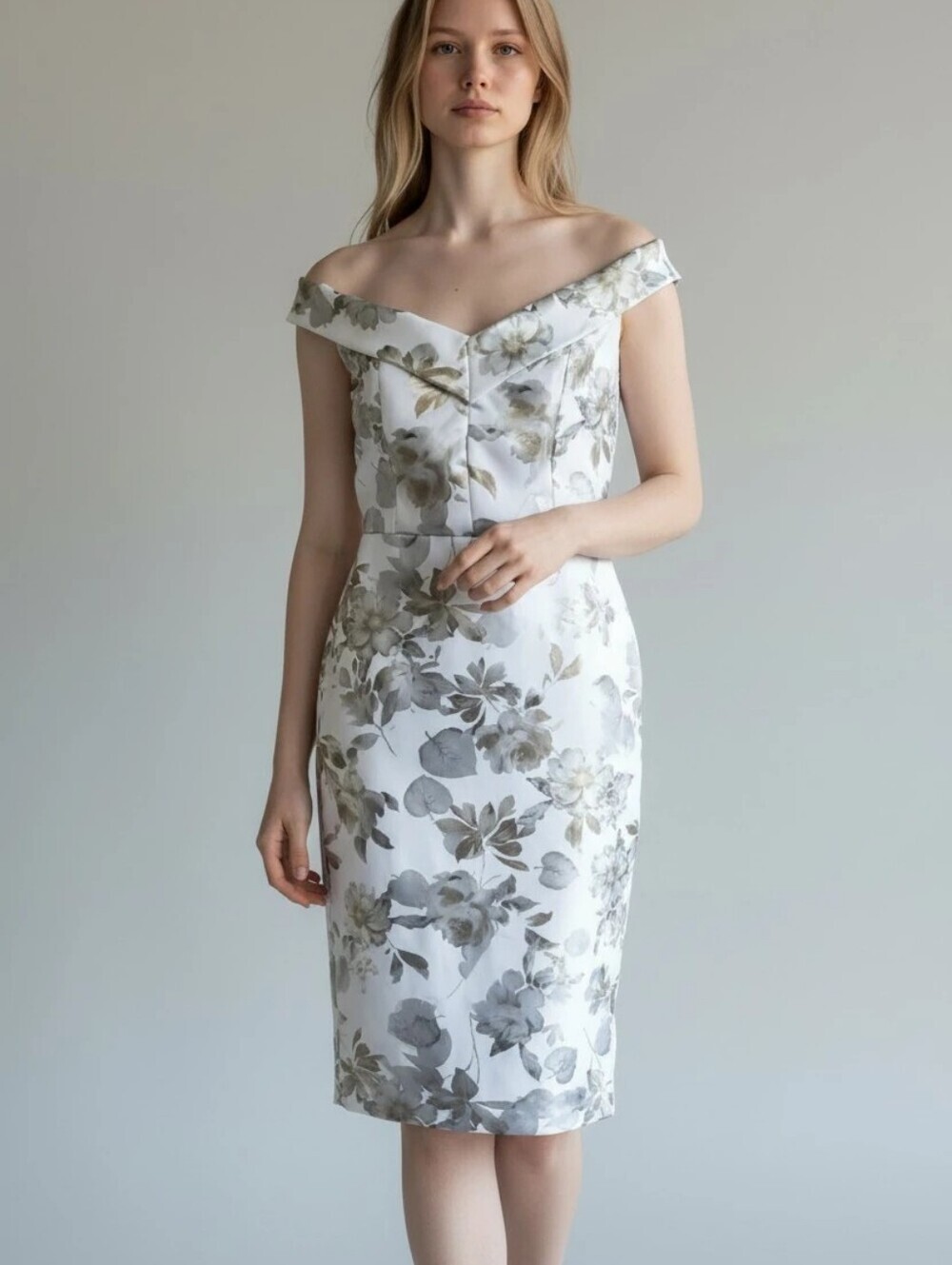 Beige by ECI Gold Silver White Floral Sleeveless Dress Sz 6